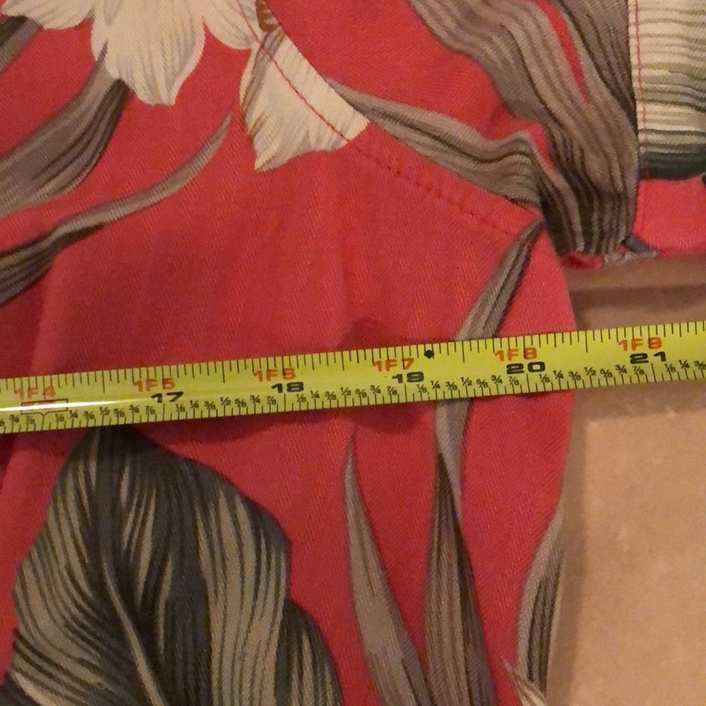 EUC Island Sands Hawaiian Top - Picture 8 of 10